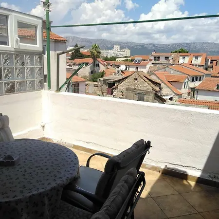 Cosy In The Center Of בית הארחה *